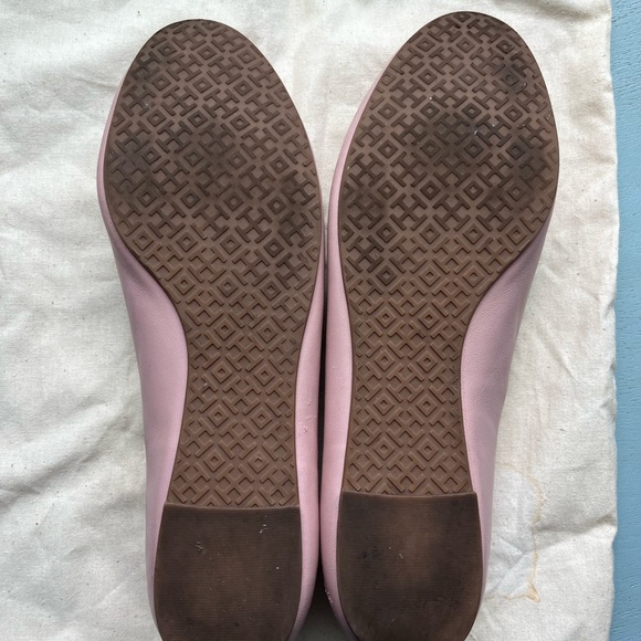 Authentic Tory Burch flats in cute soft pink - Picture 2 of 6